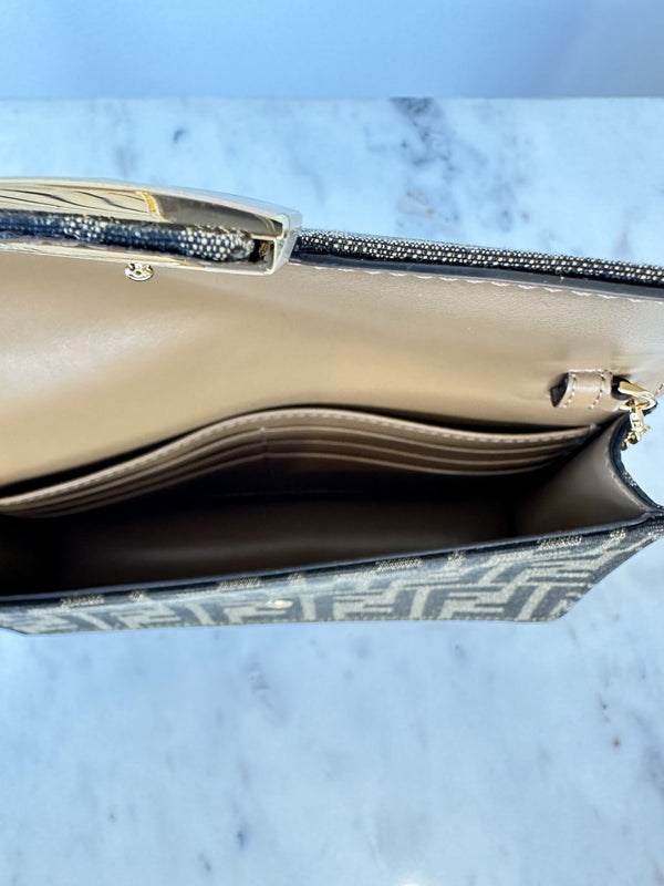 Wallet on Chain Baguette