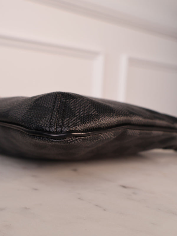 Louis Vuitton Messenger Bag