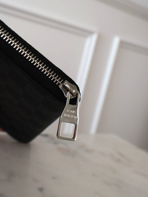 Louis Vuitton Zippy Wallet