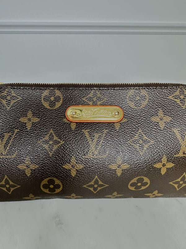 Eva Pochette