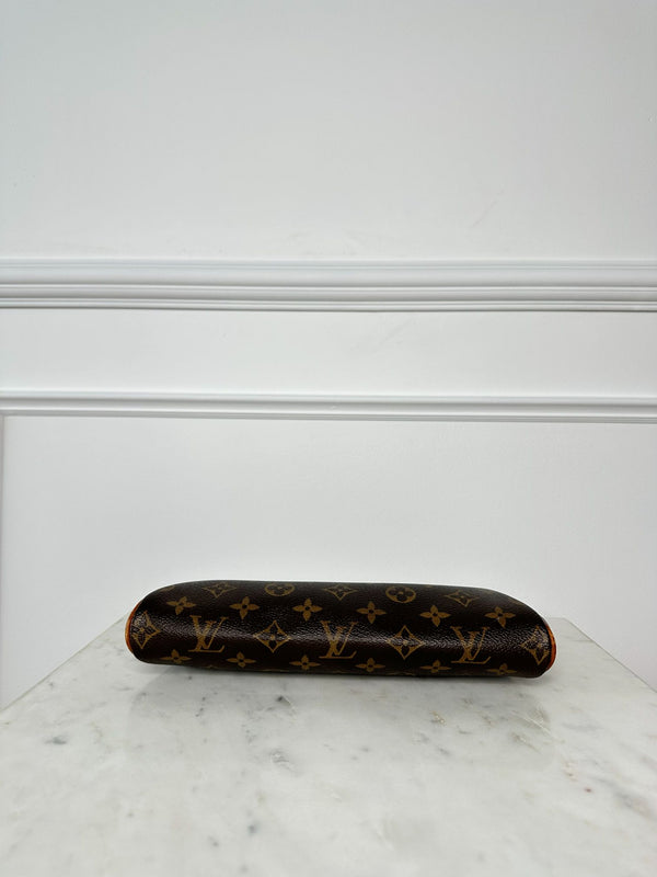 Eva Pochette