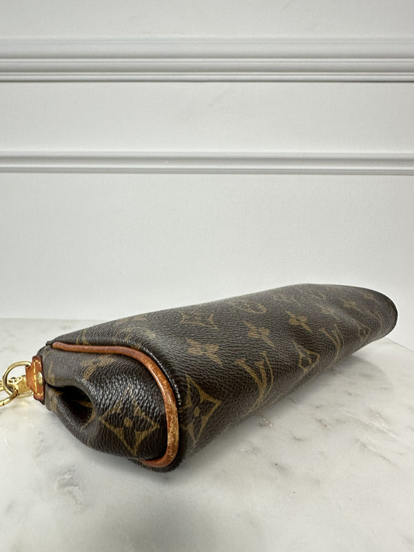 Eva Pochette