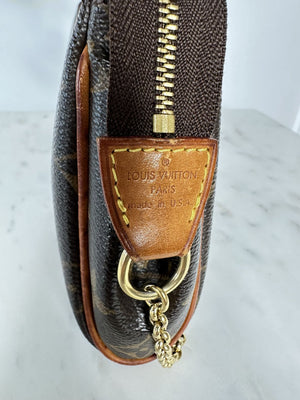 Eva Pochette